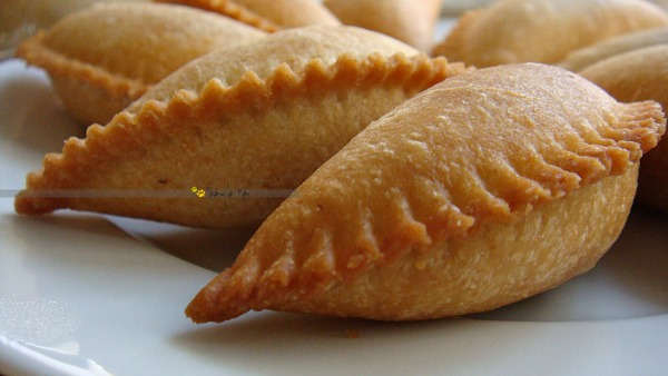 gujiya sweets